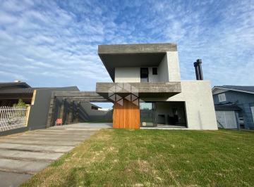 Casa · 260m² · 4 Quartos · 2 Vagas · Casa à venda, com 4 quartos/domitórios, 2 vagas/box, no bairro em Atlântida, Xangri-Lá/RS