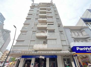 Apartamento · 75m² · 3 Quartos · Apartamento 3 dormitórios 75 m2, elevador, andar alto com vista, no centro