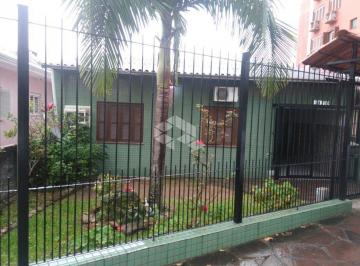 Casa · 101m² · 3 Quartos · 2 Vagas · Casa a com 3 quartos e 2 banheiros no centro de Canoas