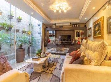 Casa · 281m² · 3 Quartos · 3 Vagas · Casa com Pátio / Casa com Piscina / 3 Dormitórios / Suíte / 3 Vagas / Jardim Pla