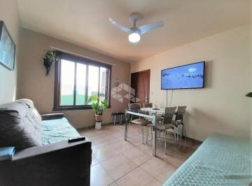 Apartamento · 71m² · 3 Quartos · 1 Vaga · Apartamento 3 dormitórios, reformado, e 1 vaga de garagem no bairro Passo Dareia, em Porto Alegre. A