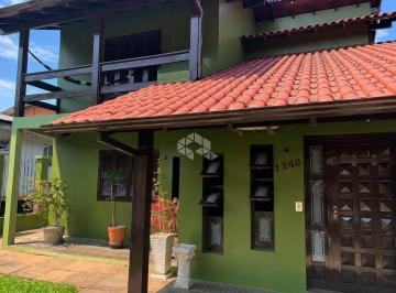 Casa · 199m² · 3 Quartos · 2 Vagas · Bela residência com 3 dormitórios (1 suíte)