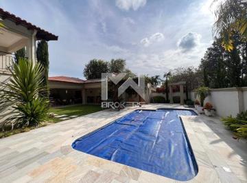 piscina · Casa térrea à venda no Condomínio Estância Marambaia em Vinhedo - SP.