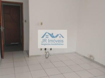 Sala · Apartamento à Venda de 2 Quartos no Resgate - Salvador - BA.