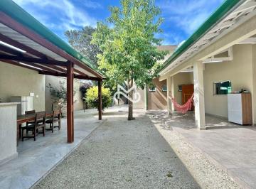 Casa · 221m² · 3 Quartos · 4 Vagas · Casa à venda em Indaiá, Bertioga/SP