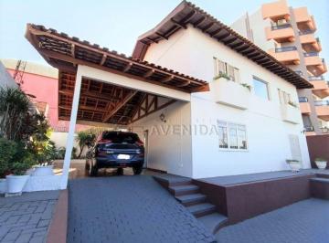 Casa · 230m² · 4 Quartos · 3 Vagas · VENDA | Casa, com 4 dormitórios em Centro, Londrina