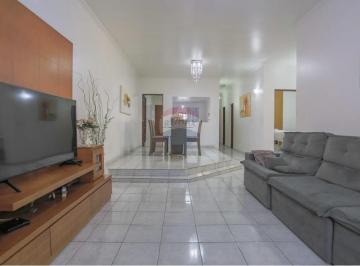 Casa · 199m² · 3 Quartos · 5 Vagas · Casa à venda com 3 quartos, sendo 1 suíte e àrea gourmet na Vila Angélica em Sorocaba