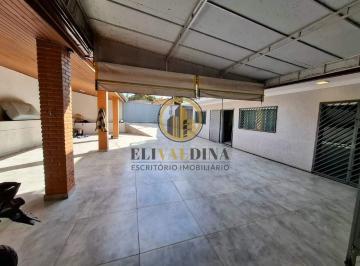 Casa · 600m² · 3 Quartos · LINDA CASA FERCAL 1