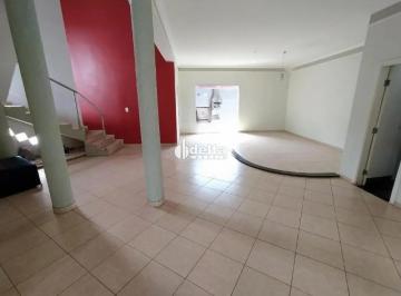 Casa · 360m² · 3 Quartos · 4 Vagas · Casa disponível para venda no bairro Tubalina em Uberlândia-MG