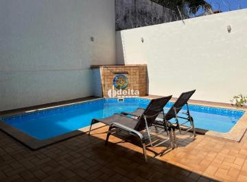 Casa · 380m² · 4 Quartos · 4 Vagas · Casa com 4 quartos sendo 2 suítes disponível para venda no bairro Morada da Colina em Uberlândia MG