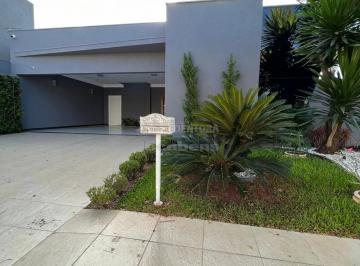 Casa · 400m² · 3 Quartos · 4 Vagas · Casa no Condomínio Recanto do Lago com suíte master e piscina aquecida.