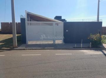Casa · 200m² · 2 Quartos · 4 Vagas · Venda de casa com 4 vagas de garagem no bairro Residencial Marialda Mello