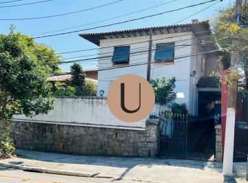 caff279f486ad496358e3dc3d9b12840ab91ebf5 · Oportunidade única no Pacaembu — casa com edícula e quintal espaçoso- com 04 vagas de garagem.