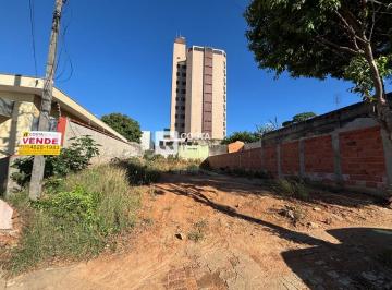 5f6f926272a3a6c958f9a8f56ab14f4975d41124 · Terreno à venda - Centro - Salto/SP
