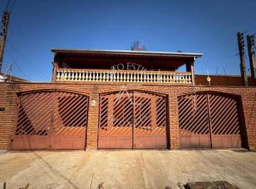 Casa · 248m² · 6 Quartos · 4 Vagas · Sobrado 6 Dormitórios à venda  no centro da Cidade de Cravinhos SP
