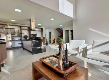 Casa · 273m² · 4 Quartos · 4 Vagas · Casa em Condomínio em Butiatumirim, Colombo/PR