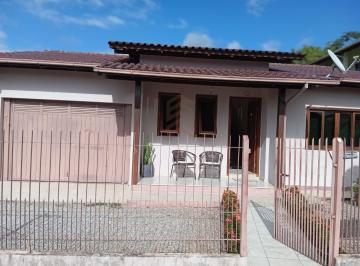 Casa · 180m² · 3 Quartos · 1 Vaga · Casa Térrea com três dormitórios em Santo Amaro da Imperatriz