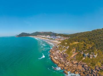 Apartamento · 34m² · 1 Quarto · 1 Vaga · Studios, lofts duplex, 01 dormitório e coberturas 02 suítes na Praia Brava, Florianópolis/SC
