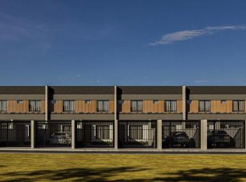 Casa · 71m² · 2 Quartos · 1 Vaga · Sobrado à venda no bairro Saguaçu - Joinville/SC