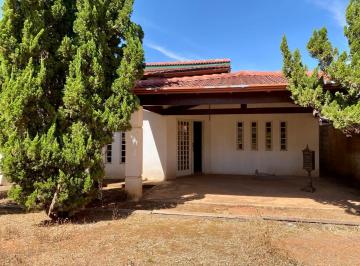 Casa de 4 quartos, Vicente Pires · RUA 6 LOTE COMERCIAL 776M2 CASA PARA TERMINAR 4 QUARTOS 2 SUÍTES ÁREA VERDE