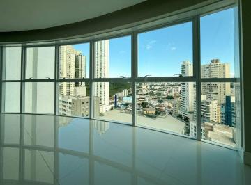 Apartamento · 138m² · 3 Quartos · 2 Vagas · Apartamento à venda no centro de Balneário Camboriú