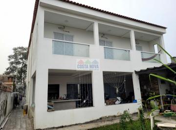 Casa · 220m² · 4 Quartos · 8 Vagas · Amplo sobrado com 220m², 4 quartos, 3 suítes e excelente área de garagem"