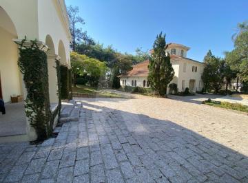 Casa · 845m² · 20 Quartos · 20 Vagas · Casarão para locação em terreno de 4.000m²