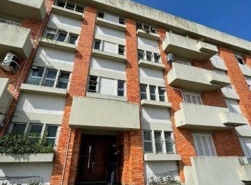 cb85fedd0279c9444a8b95b8cefbb4310db7de20 · Lindo apartamento no Edifício Parque do sol