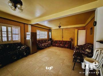 a36dbc72d1baaec6afc4d7a6a89b3f566b5f66fd · Linda casa a uma quadra da Avenida Rio Grande