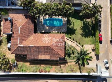 Casa · 1600m² · 5 Quartos · 1 Vaga · Oportunidade Única: Casa em Arniqueiras com Lote de 1.634m² Frente à Pista