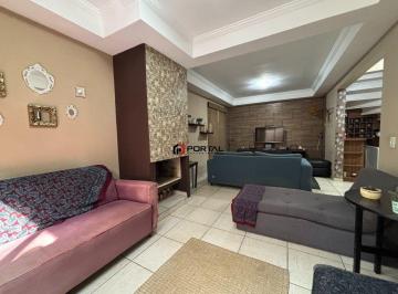 Casa · 130m² · 3 Quartos · 2 Vagas · Casa Triplex à Venda na Granja Viana - Conforto, Versatilidade e Excelente Localização!
