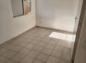 Quarto grande e iluminado · Apto Confortável 41m² c/ Varanda - Jd Nova Manchester