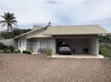 Casa de 4 quartos, Blumenau · Linda Residência com 4 dormitórios e 2 vagas no Bairro Testo Salto – Blumenau