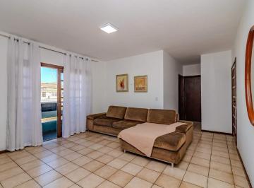 Casa · 168m² · 5 Quartos · 3 Vagas · Casa à venda no centro de Balneário Camboriú