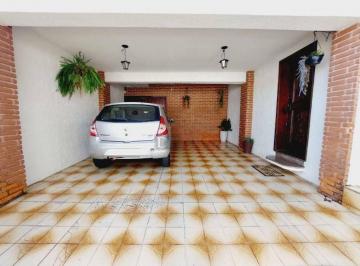 330434234c6805eee6c9b8f3d8396914d0840f78 · Casa térrea à Venda. 3 dormitórios, 3 vagas de garagem, quintal e churrasqueira, Vila Jacuí - São Pa