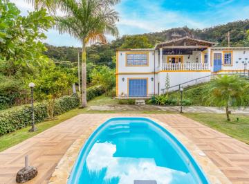 Casa · 350m² · 3 Quartos · 4 Vagas · Casa com 3 quartos em Areal , Petrópolis