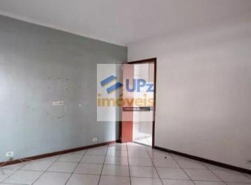 Casa · 176m² · 3 Quartos · 2 Vagas · Casa Térrea Ampla de 176m² com 3 quartos (sendo 1 suíte) e 2 vagas