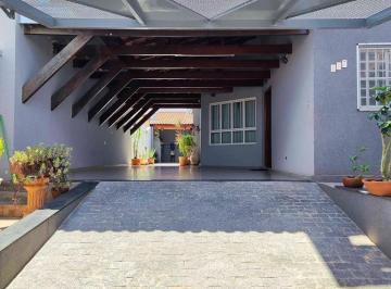 Casa · 276m² · 4 Quartos · 2 Vagas · Casa à venda com 4 dormitórios - R$ 700 mil