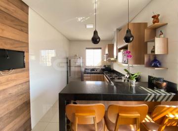 Casa · 223m² · 3 Quartos · 2 Vagas · Casa à venda no bairro Itaí, 3 quartos, 1 suíte, espaço gourmet e 2 vagas.
