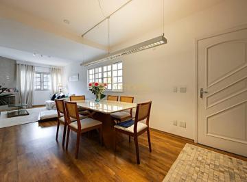 Casa · 182m² · 3 Quartos · 3 Vagas · Sobrado no Panamby com 3 suítes, quintal com churrasqueira e 3 vagas