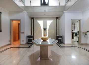 Casa · 1182m² · 4 Quartos · 10 Vagas · Mansão diferenciada no Bolsão de Interlagos.
