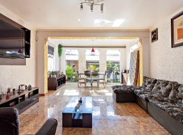 Casa · 177m² · 2 Quartos · 2 Vagas · Casa charmosa Alto da Boa Vista - 2 suítes, 2 vagas