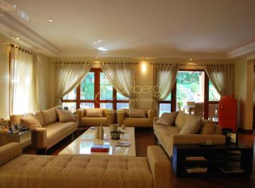 Casa · 630m² · 5 Quartos · 6 Vagas · Casa em condomínio, 4 suítes/4 vagas/ imenso jardim, conforto e segurança garantida!