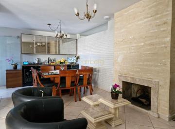 Casa · 330m² · 3 Quartos · 3 Vagas · CASA CHARMOSA UNINDO O RÚSTICO E O NOVO - 3 dormitórios , 1 suíte.