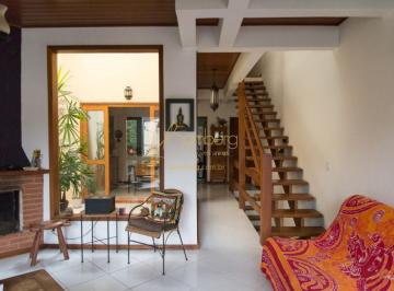 Casa · 210m² · 4 Quartos · 2 Vagas · SOBRADO EM RUA FECHADA COM CANCELA NO PANAMBY!