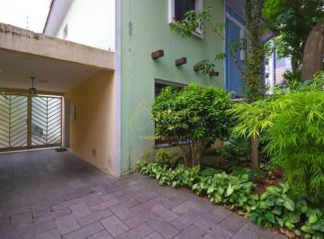 Casa · 246m² · 3 Quartos · 1 Vaga · Lindo sobrado e em ótima localização. Confira!