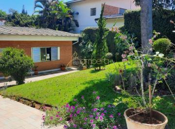 Casa · 200m² · 3 Quartos · 4 Vagas · Casa térrea com ambientes amplos a poucos metros do laguinho.