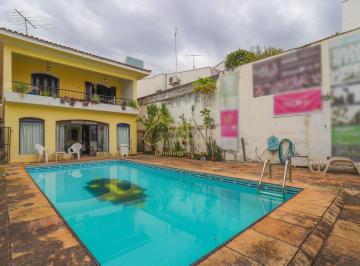 Casa · 450m² · 4 Quartos · 3 Vagas · Imóvel em rua de excelente localização de facilidade de acesso
