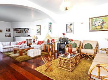 Casa · 199m² · 3 Quartos · 4 Vagas · Ótima Oportunidade: Casa Térrea Ampla e Bem Localizada na Granja Julieta