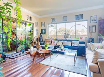 Casa · 452m² · 4 Quartos · 4 Vagas · Casa de 04 dormitorios próxima a praça Vinicius de Moraes !